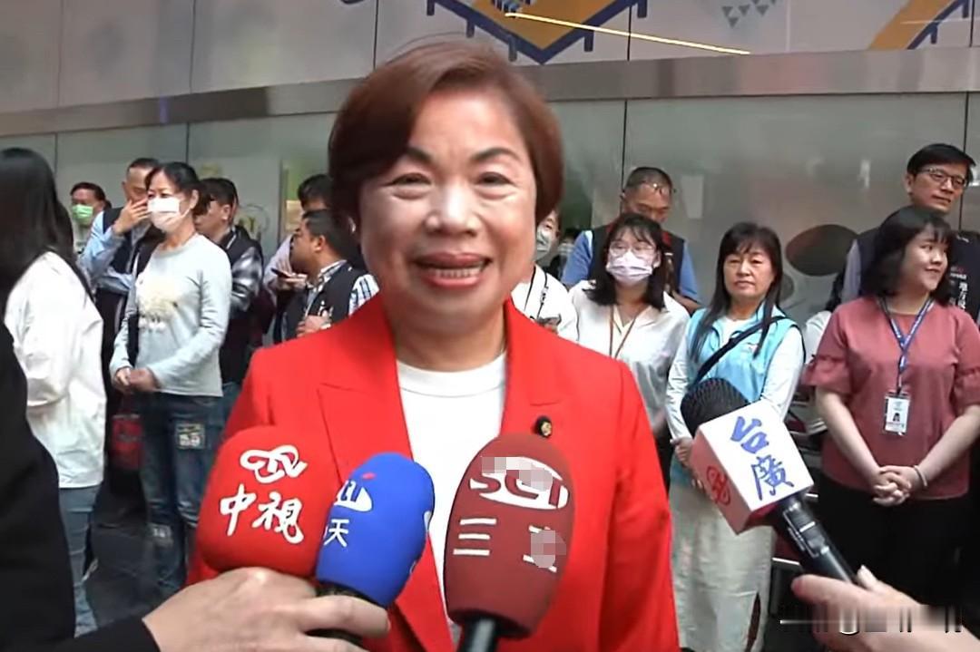 卢秀燕缺席新春团拜杨琼璎避答台中市政府与市议会今天（23日）举行新春团拜，