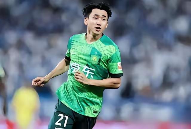 北京国安“喜提”2025年足协杯以后，中场球员张源自宣离队，未来可能回归大连。张