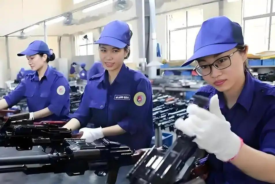 洗洗睡吧，那些喊着“越南工资要超广东”的谣言可以停了！底薪1550元确实逼近东莞
