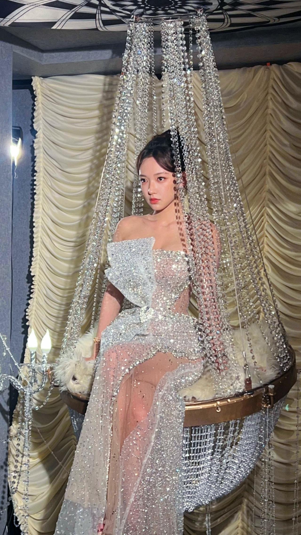 2026年马年吉祥安康，手机美女壁纸少不了，还没有结婚的，下载做壁纸，来年一定可