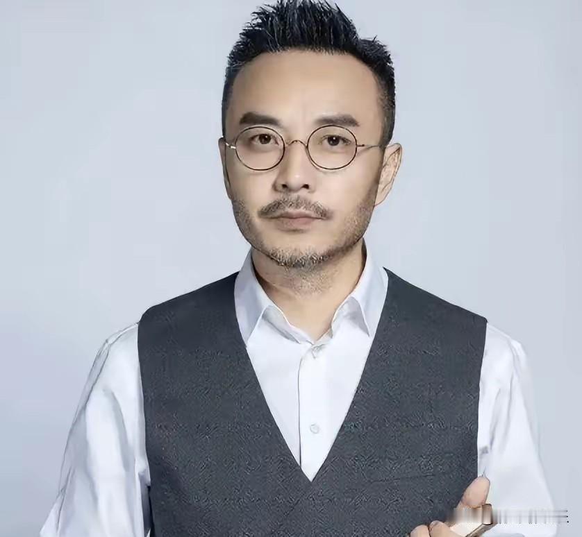 汪涵凌晨1点半出来发微博了。好家伙，挑这个时间段，真是把大众心理学玩透了。大