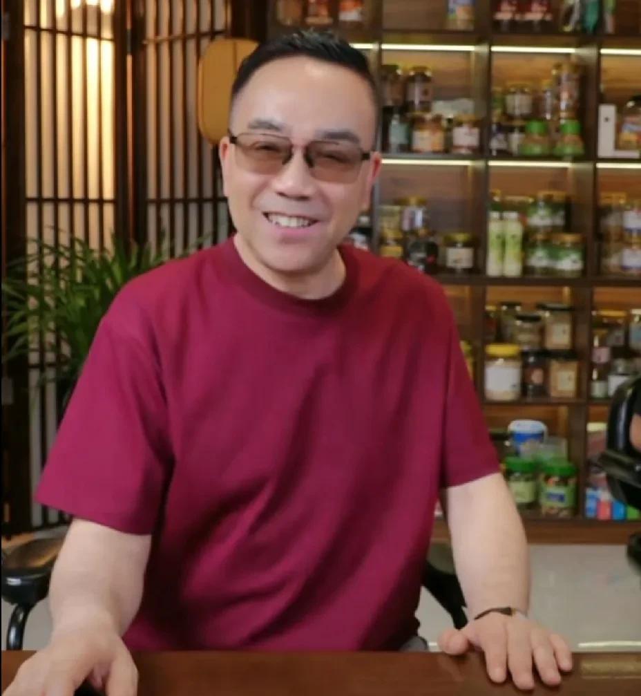 #夏日生活打卡季#杨议：7月17日，杨老五海河边直播。去年的7月17日，杨议