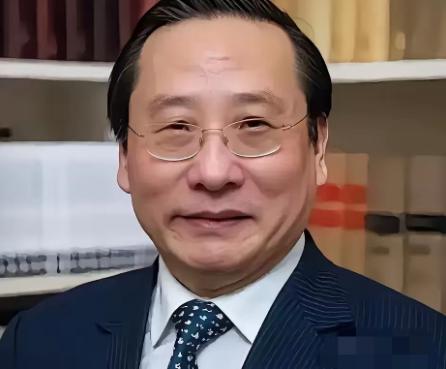 美国学者质问高志凯教授，中国不断的发展新的武器装备已经严重的影响到中国周边国家的