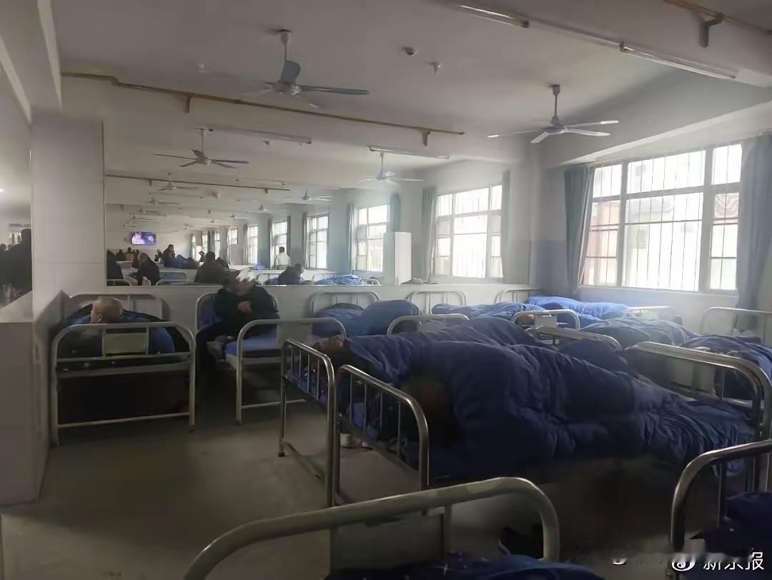 “包接送、包吃住、不要钱。”听着像做慈善吧？湖北襄阳这家精神病院真让人开了眼