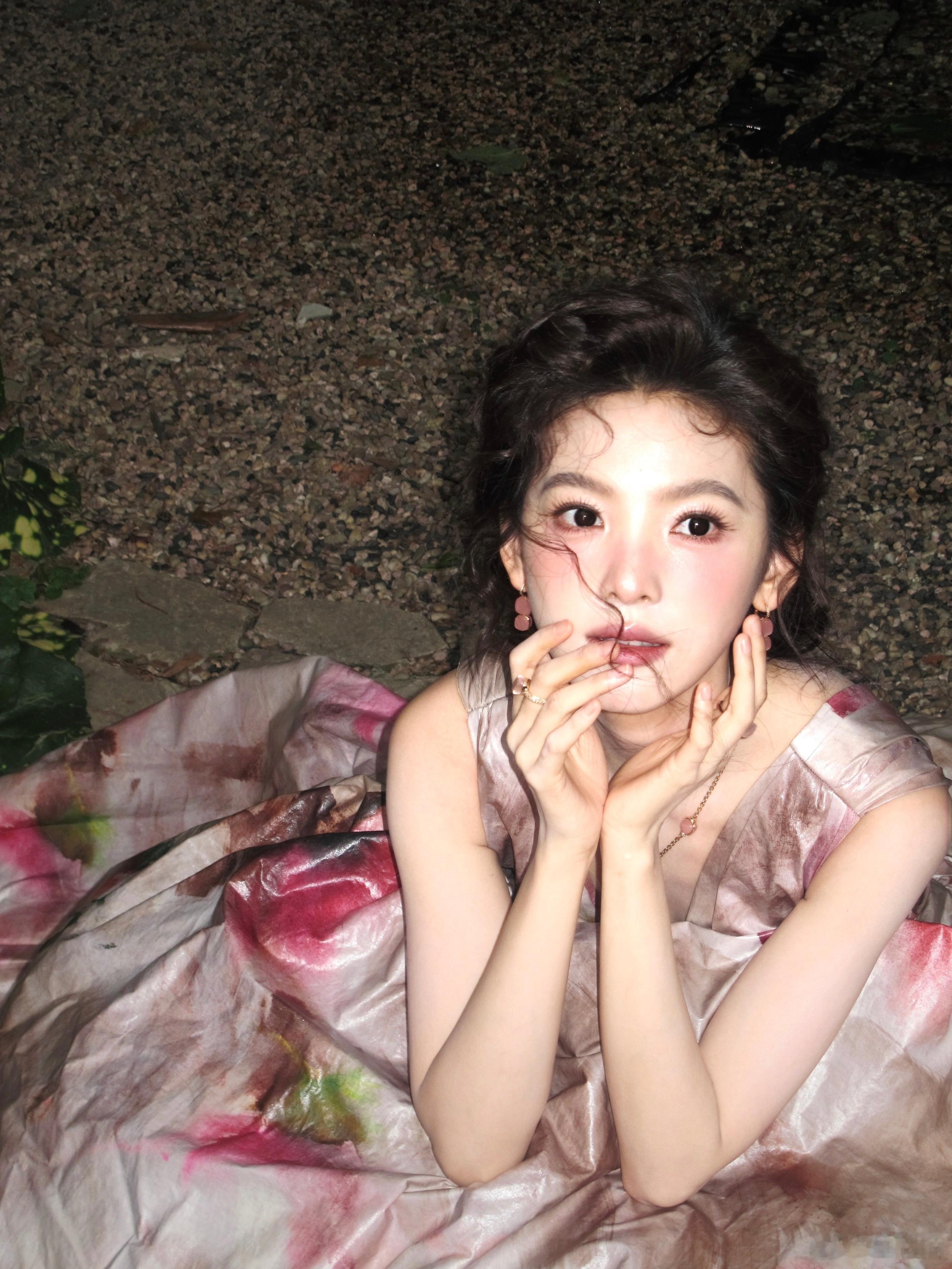 🍭章若楠落花女神章若楠人比花娇章若楠穿ES