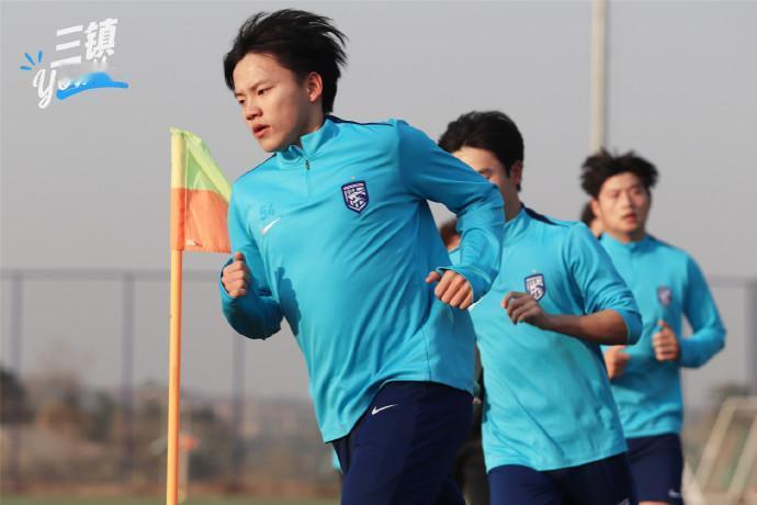 青春战力，冬日集结[加油]12月4日，武汉三镇B队和U19梯队，