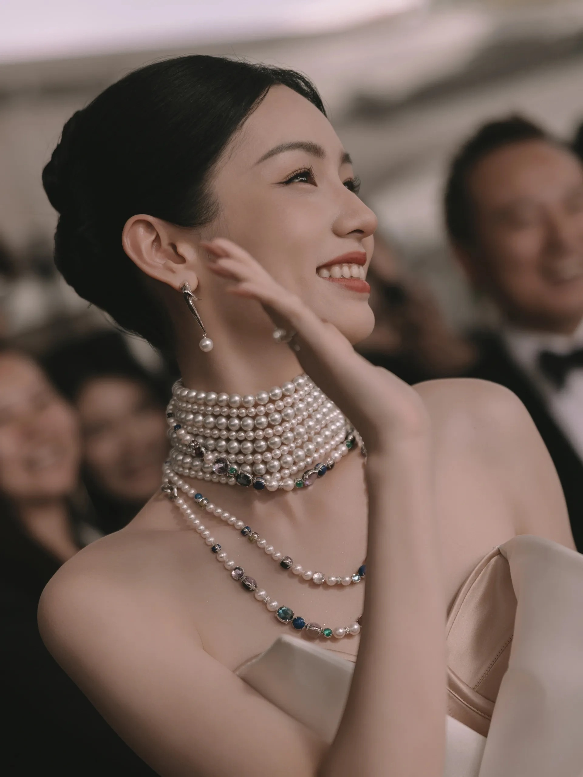 婚纱摄影师路人视角下拍摄的周也​​​
