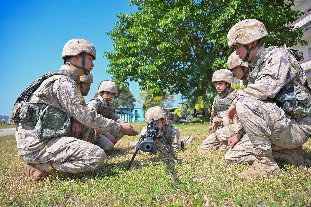 接上一贴，73集团军某旅&QJZ171型12.7毫米重机枪。以前说过，陆军包