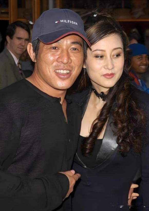 李连杰1200万卖身契背后：为爱披荆斩棘，还清的不仅是债务