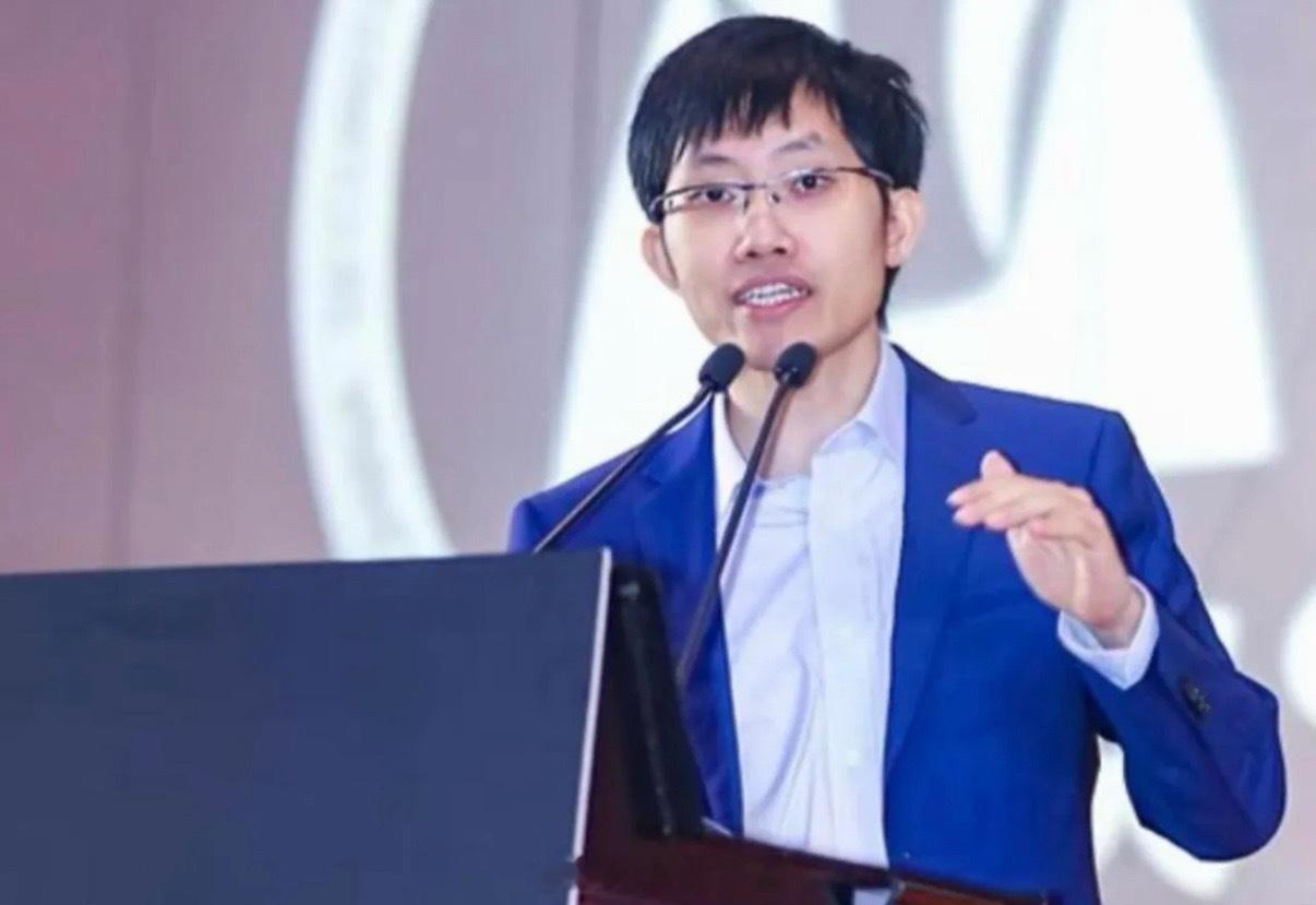 为什么大家都一致在痛骂梁文锋用量化交易收割散户？我就不明白了，真想弱弱反问你们一