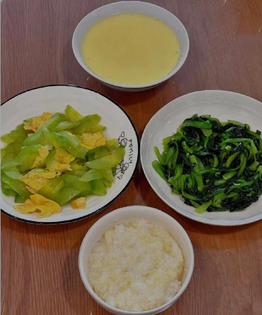 不装了！今天摊牌了！我承认我和老公没本事，赚钱少，每月两个人赚的钱加到一起也就