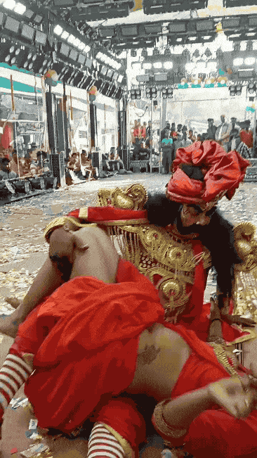 印度街头宗教表演太不堪：背后是经典神话故事魔改！这是印度街头乱七八糟的宗教表演，