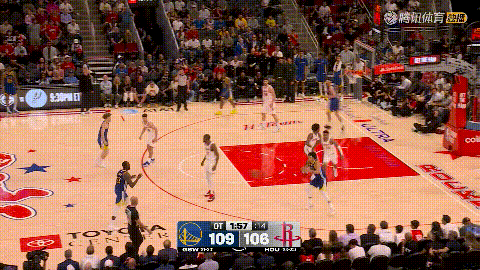 火箭当家球星杜兰特真是怒不可遏！在今天火箭主场迎战勇士的比赛中，当时比赛进行到了