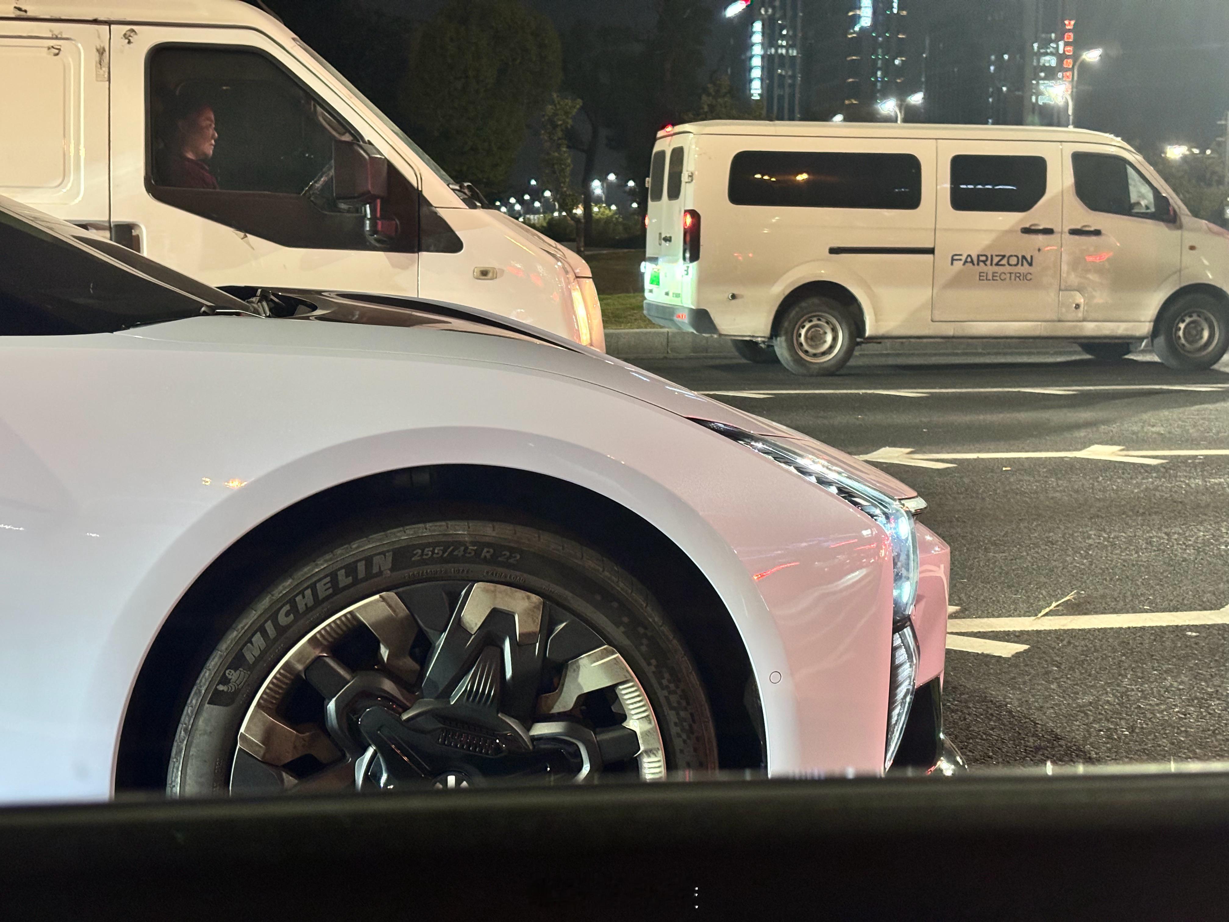 偶遇当年的梦中情人（编的）[微笑]​​​