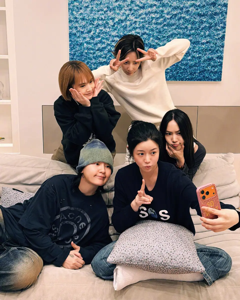 陈妍希因腿伤居家休养！