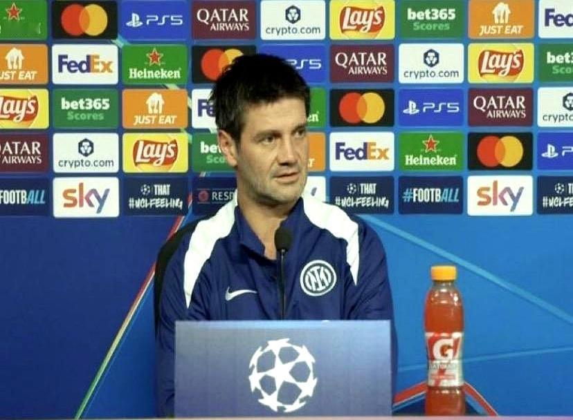 记者问齐沃：现在这支阿森纳，跟2010年国米三冠王比，谁硬？齐沃一句话怼回