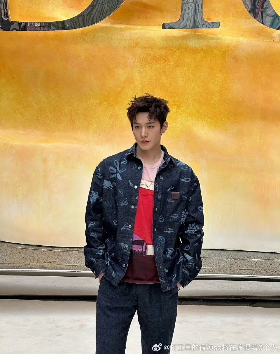 永远一副腰很粗的粗壮感中庭和鼻子好长一条