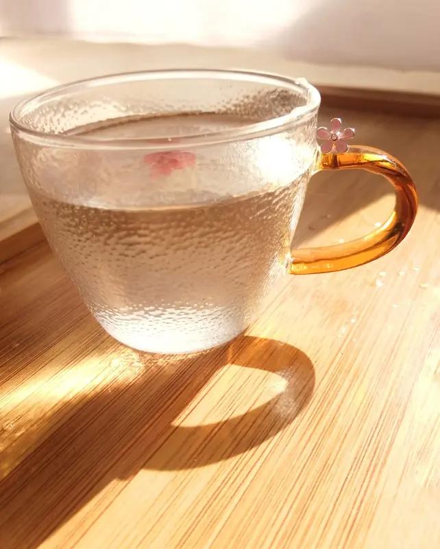 早上一杯凉白开，竟是浇灭阳气第一杀手？中医眼里的2大喝水误区，很多人天天都在犯