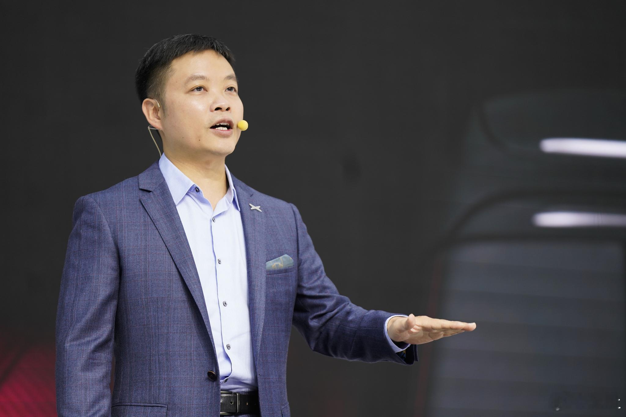 何小鹏称激光雷达已非必需小鹏汽车何小鹏近期表示，激光雷达虽具备技术优势，但在民用