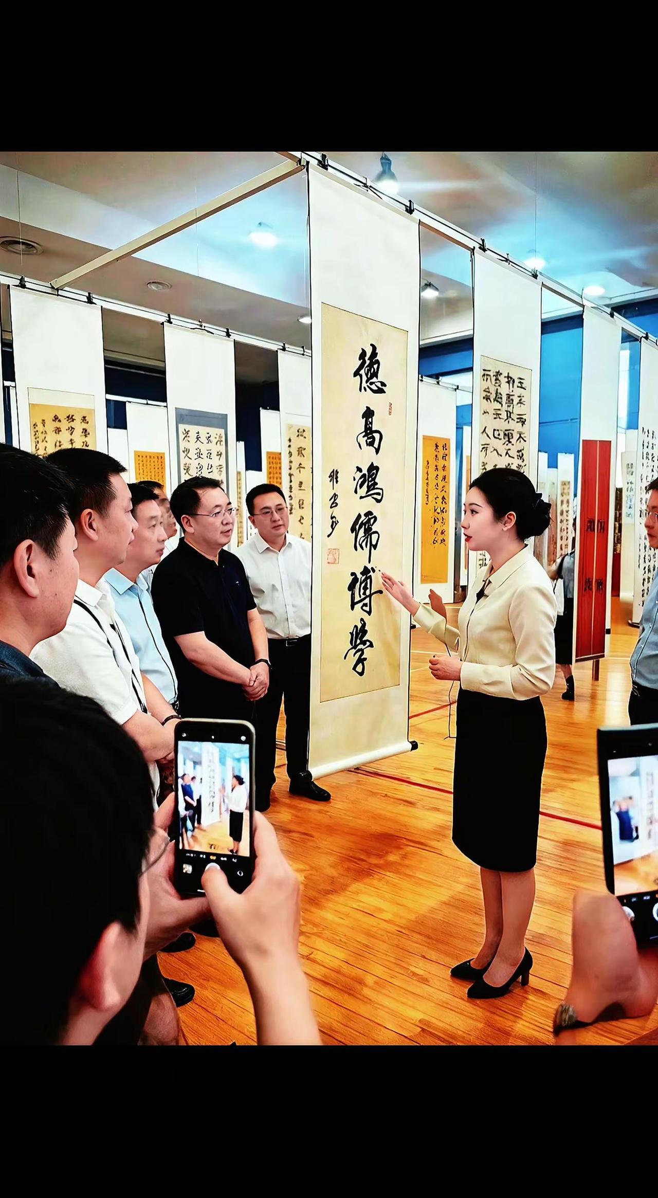 书法是文化自信重要来源书法艺术交流书法展现场书法展示现场文化在笔尖发光