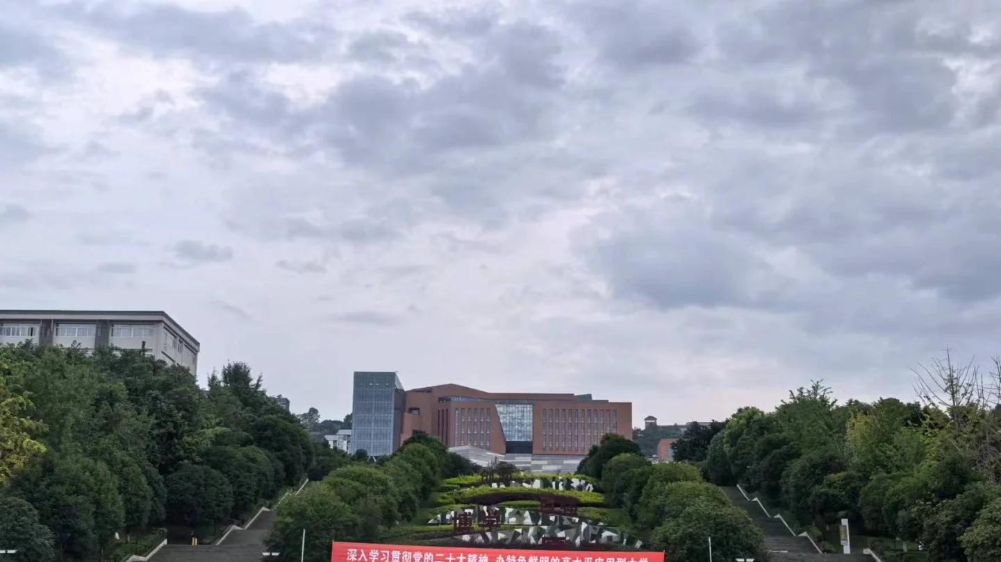 一个路由器买出一辆豪车的价格?一学院花75万元采购一台路由器!