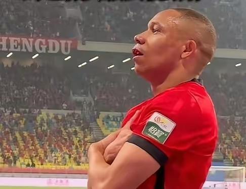 蓉城席二娃不是偶然成功的！其实蓉城去年就差一个小快灵的抢点型前锋，俱乐部为此引进