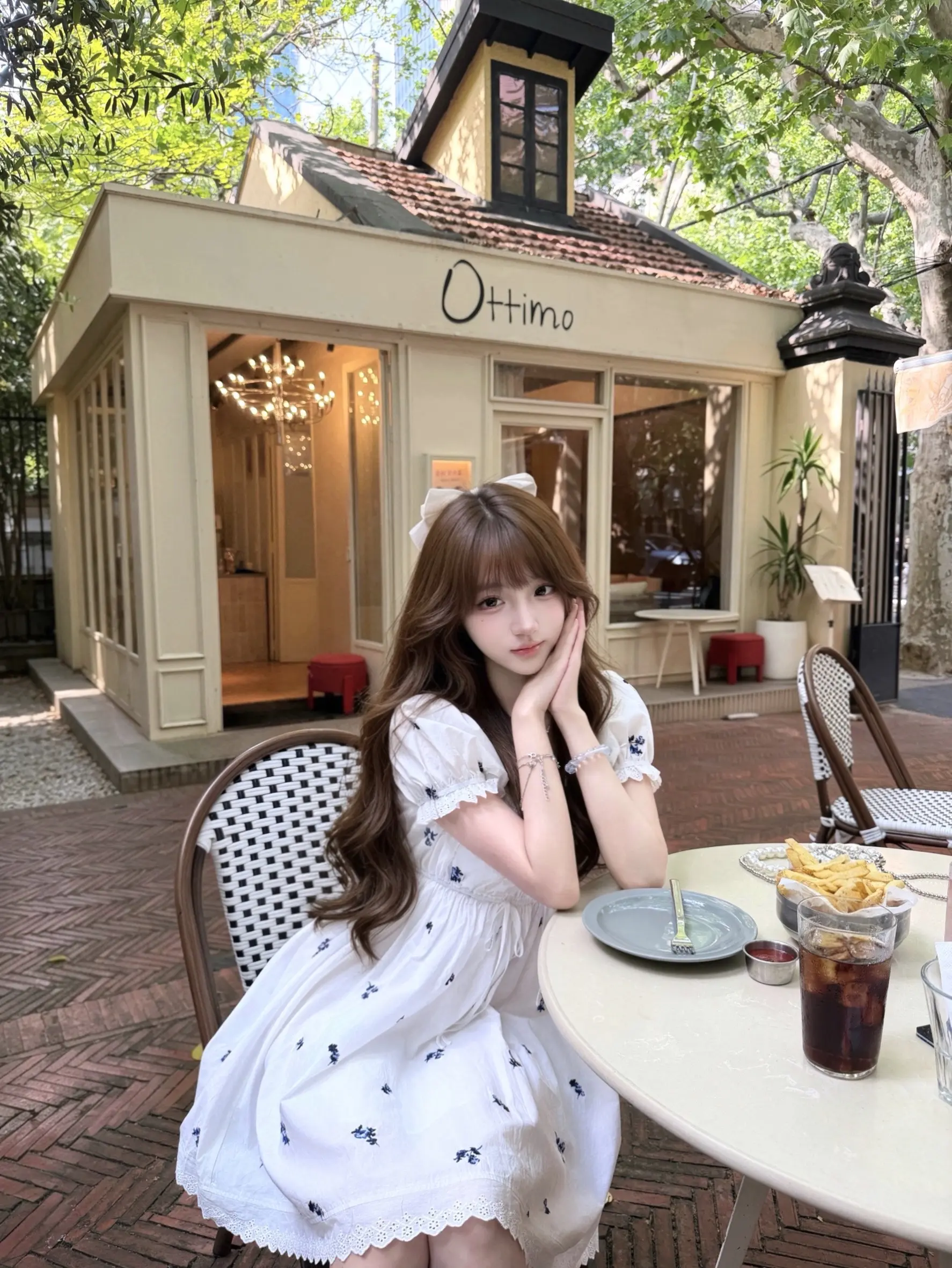 我这么年轻漂亮当然要多拍照记录自己。