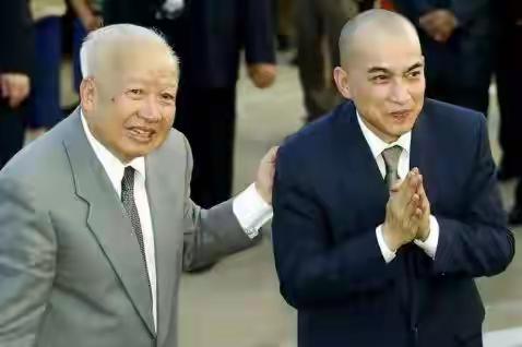 西哈莫尼国王看这个病，必须在他最信任的国家看。否则若干年后，突然有个国家推出一