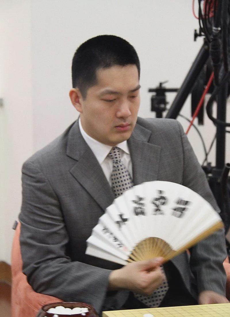   中国棋协会长常昊向韩国棋院提出的LG赛事处理要求已过最后期限。截至2月1