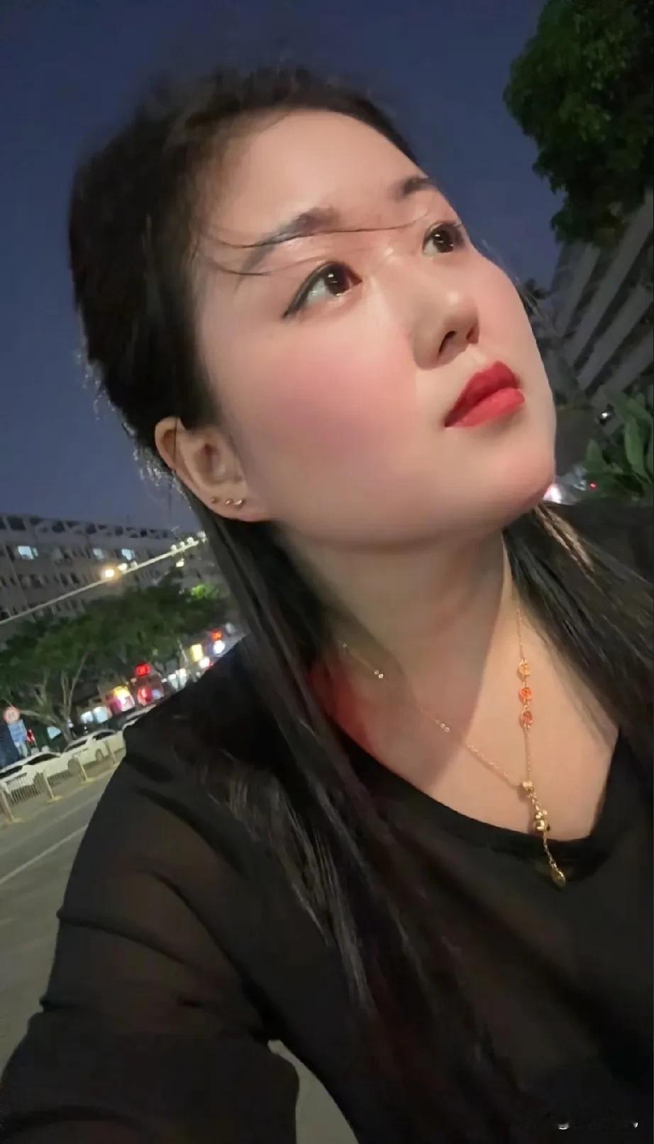 一个重视精神世界的人追求的从来都不是肤浅的男欢女爱对于他们而言真正