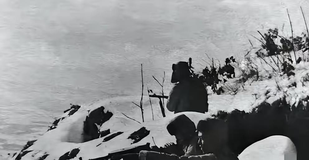 长津湖打得天翻地覆，88师一个整师却窝在山沟里睡觉，师长抗命、副师长躲进美军坦克