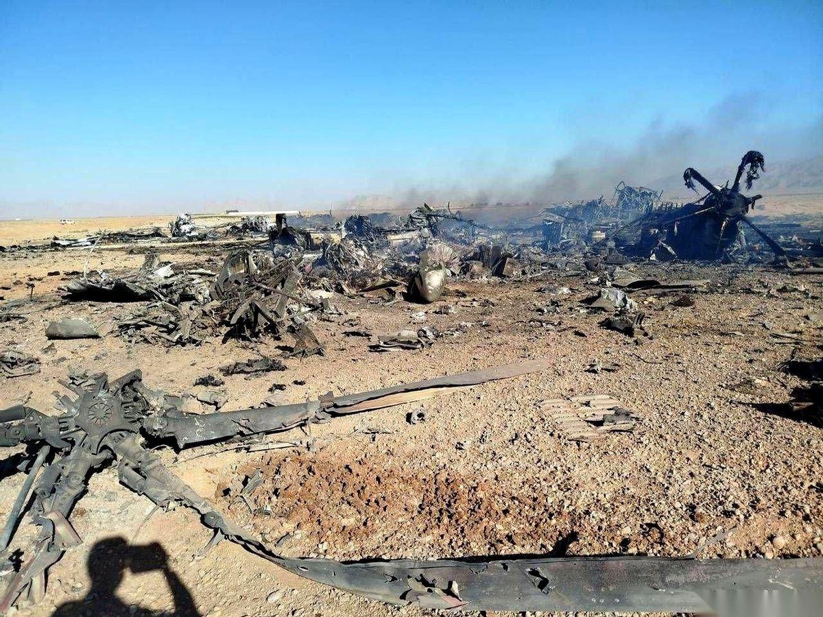 这场所谓“史上最大胆救援”的完美神话，被一张照片彻底撕成了碎片。原本，那是一场