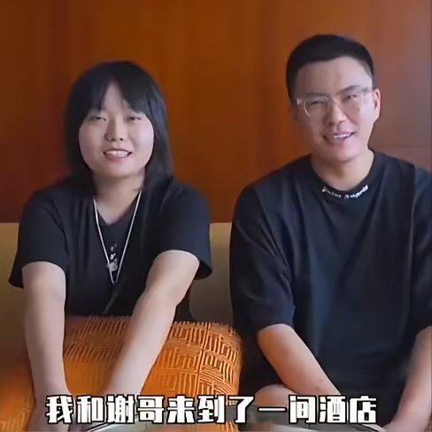 有预感，李雪琴真要翻车了。?细数过往，李雪琴身上有3个点都容易翻车。?1.当