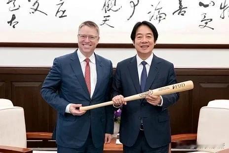 真的对赖清德和他的团队表示悲哀就在前几天特朗普公开指责台湾警告不要跟美国