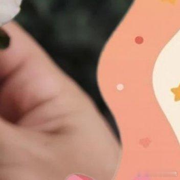 艾菲月季种植方法光照：每日≥6小时直射光。土壤：疏松微酸，配方建议：腐叶土:园
