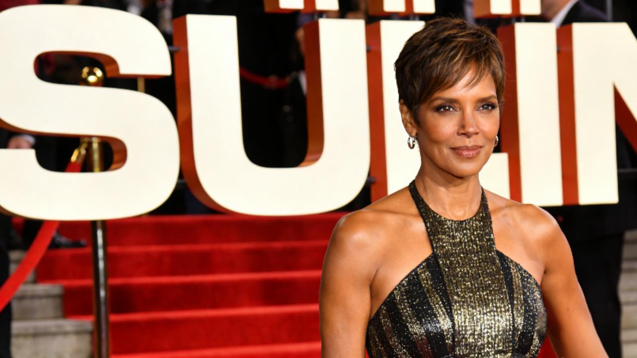 马上60岁仍能打！哈莉·贝瑞打破年龄偏见，自律才是顶级逆龄即将迈入60岁的