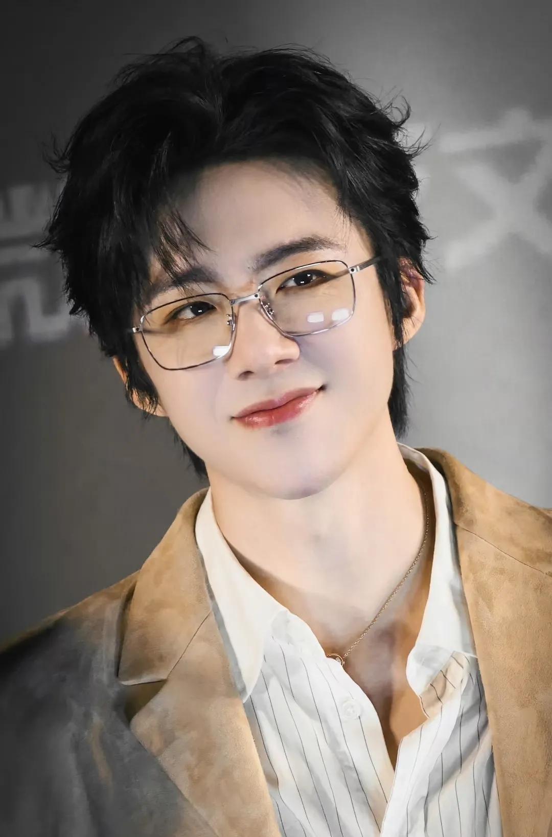 我有一种预感，刘宇宁的演唱会一定很精彩就看看刘宇宁不久之前和张靓颖一起唱的九