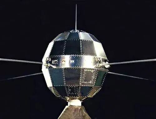 东方红一号卫星已经飞了整整56年¹东方红一号是1970年4月24发射的，主要用