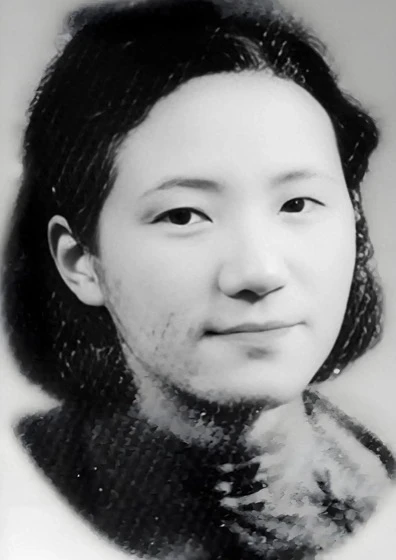 才女苏青，婚后连生四女，遭夫家嫌弃