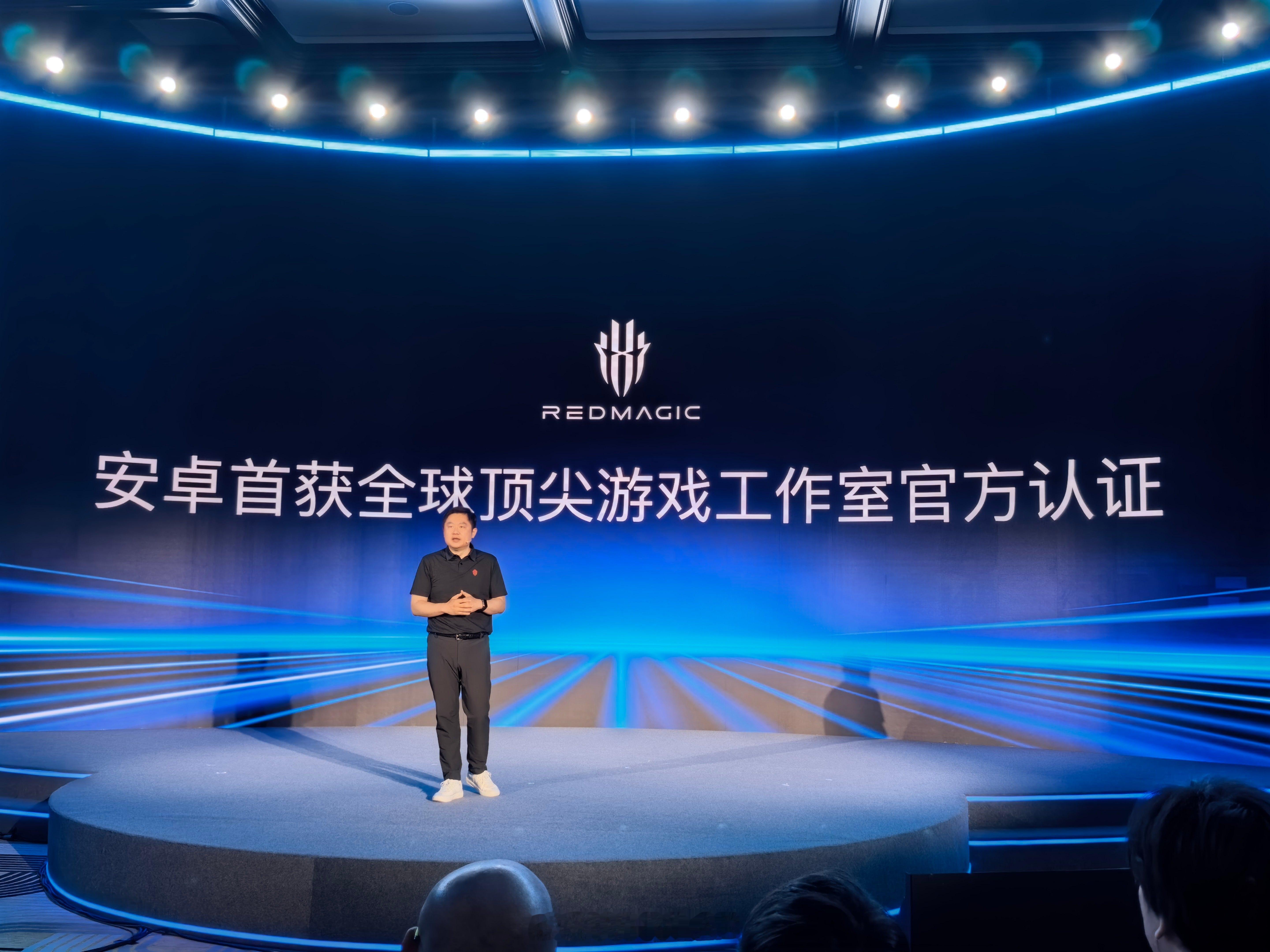 之前红魔在骁龙游戏技术场上预热的合作正式官宣了，红魔成为首个获得全球顶尖游戏工作