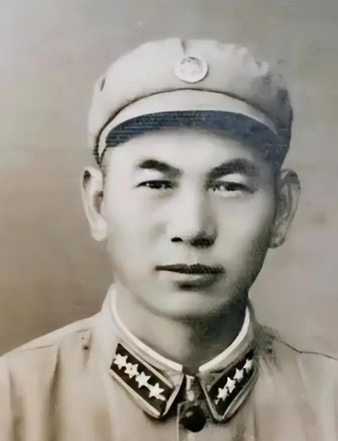 朝鲜战争中，1名志愿军被10名美军重重包围，美军用中文大声喊道：“缴枪不杀，我们