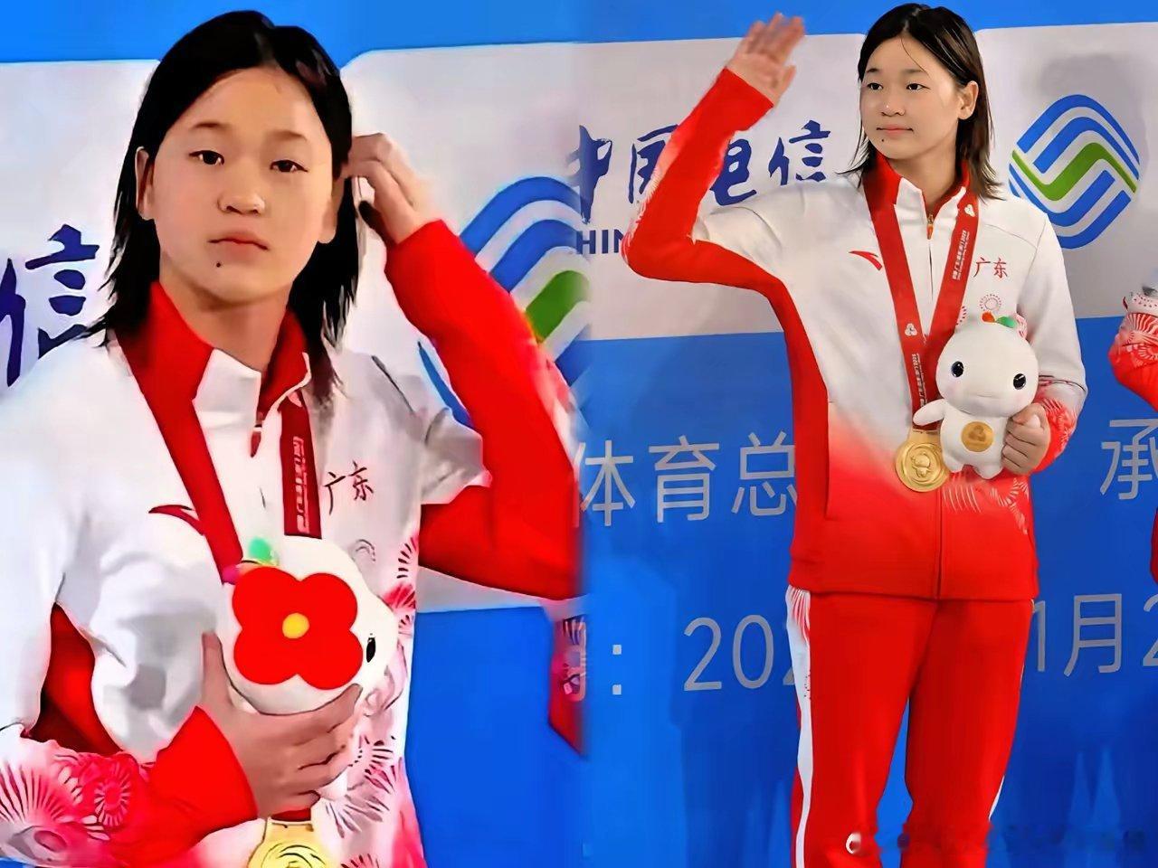 全红婵真的是太暖心了！​赛后结束了比赛的她，看到有两百只毛绒玩偶，但她并没有抱回