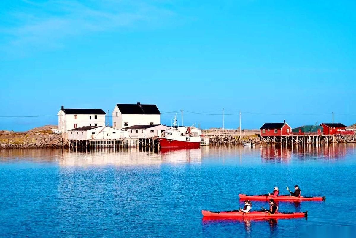 别信什么体谅包容了，成年男女能把关系处下去，就一个原因：两个人都觉得自己占了大便