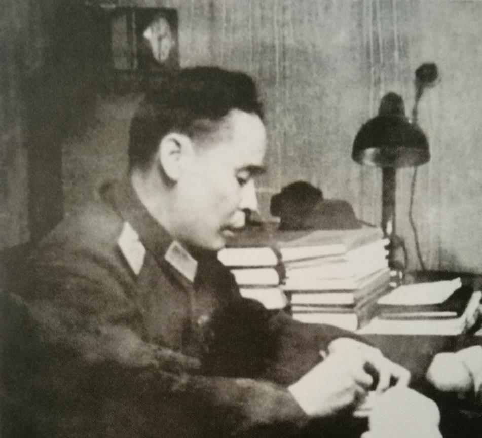 上世纪80年代的一天，有关部门派人赶到万寿路27号，看望住在这里的原四机部副部长