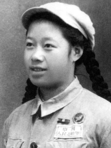 1952年，上甘岭的坑道里缺医少药到极致，导尿管、基础急救设备全都跟不上，“一个
