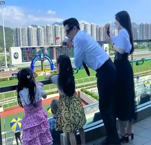 郭富城对妻子方媛的爱，那就是生理性的喜欢，明眼人都能看出来！方媛是真的迷人，