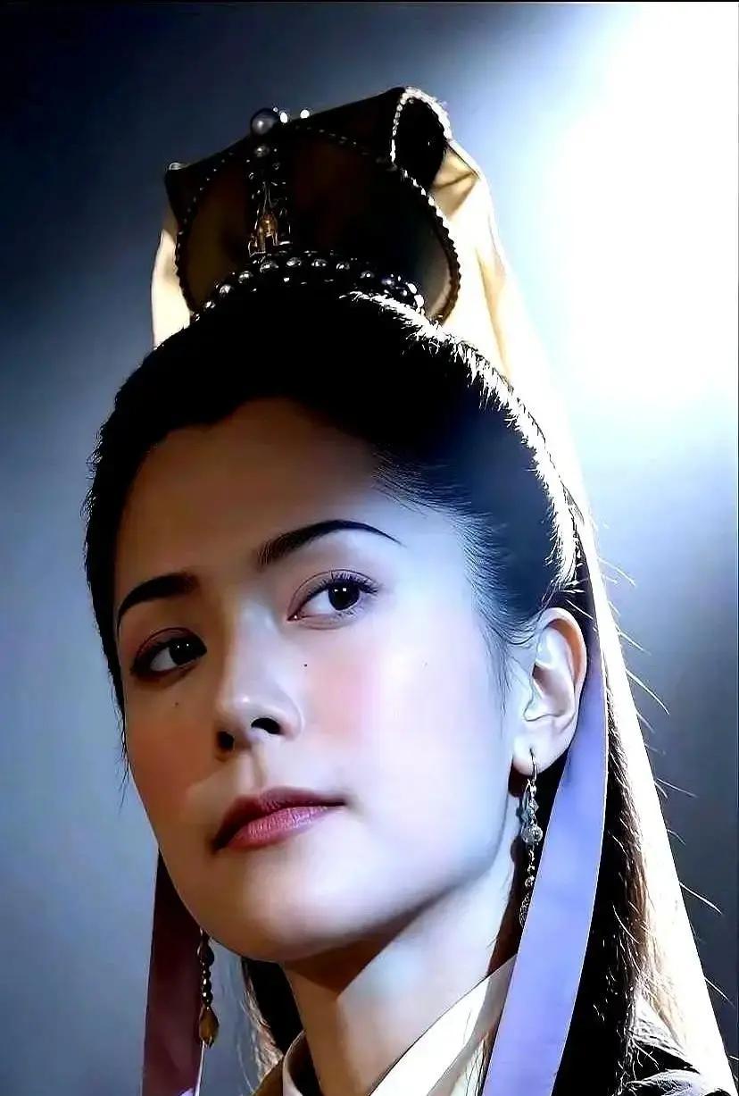 琴清删了，新版《寻秦记》直接认输原版播完23年，豆瓣8.5纹丝不动。郭羡妮