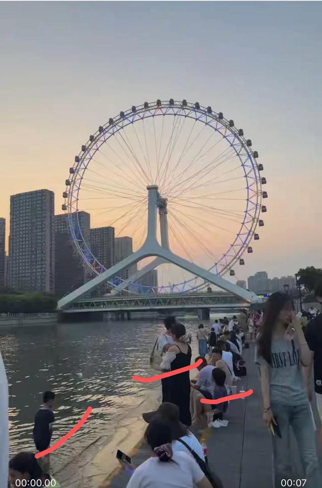 太遗憾了！只要稍有一点水性的人，去救起8月6日发生在天津之眼海河上母儿俩溺水之