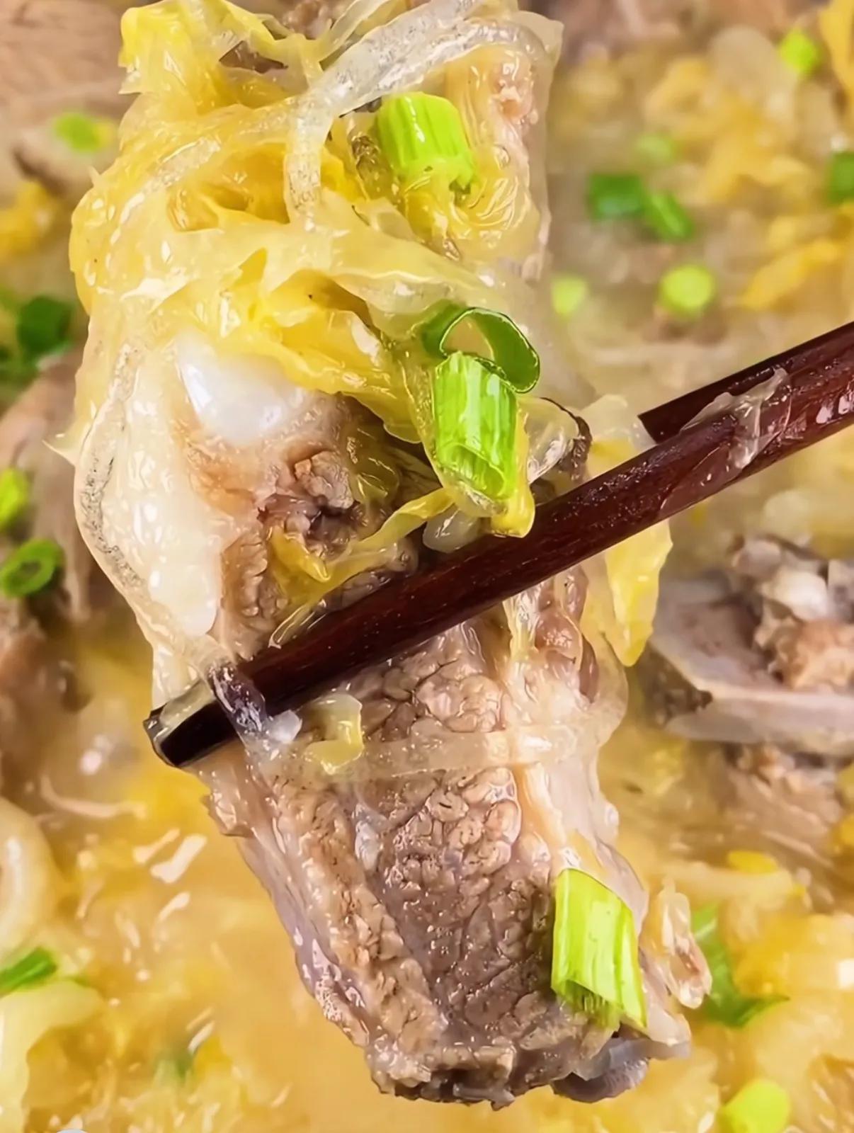 最近迷上了烹饪，闲来无事就爱搜罗各地的美食做法。中国的菜系那么多，我最钟情的