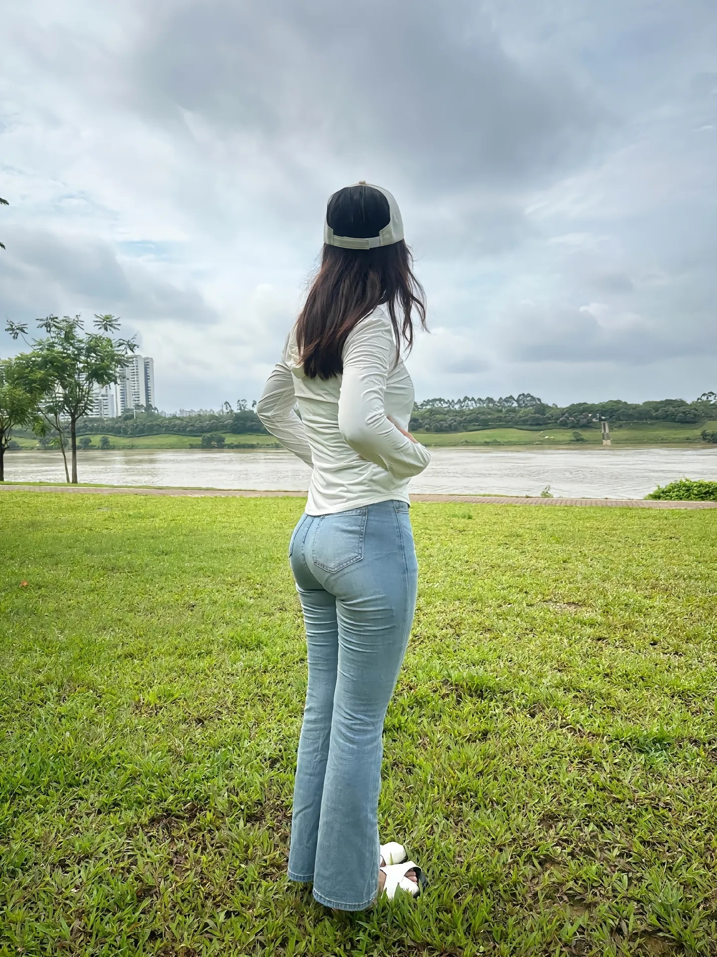 春天的牛仔裤准备好了